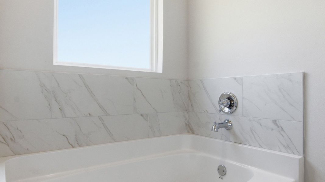 Close-up of interior finishes inside a home in Misting Springs, Crawfordville (Image 13).