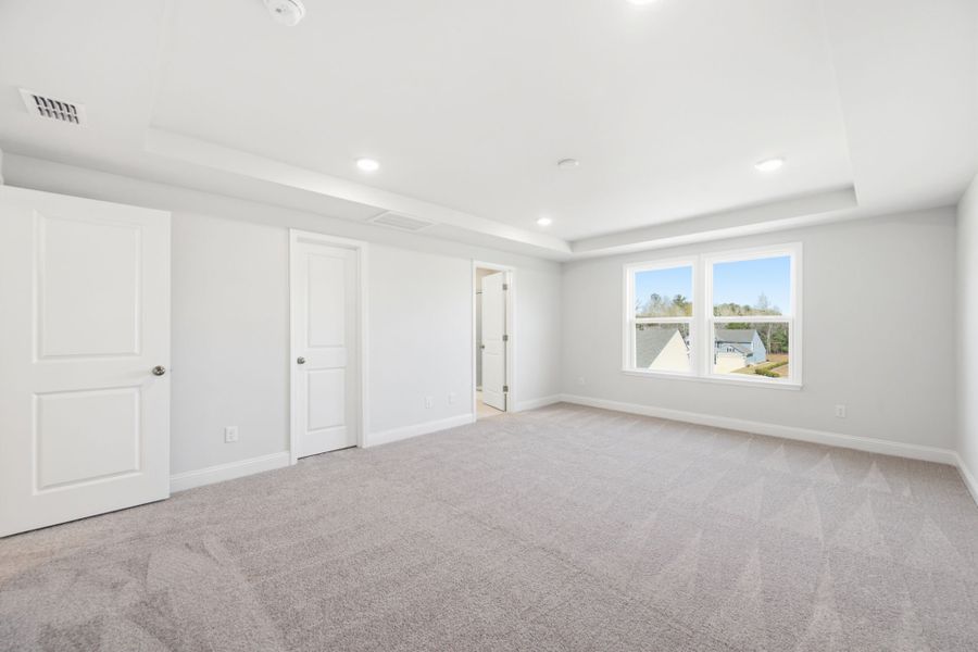 Spacious, unfurnished interior of a new home in Carriage Estates, Lexington (Image 27).