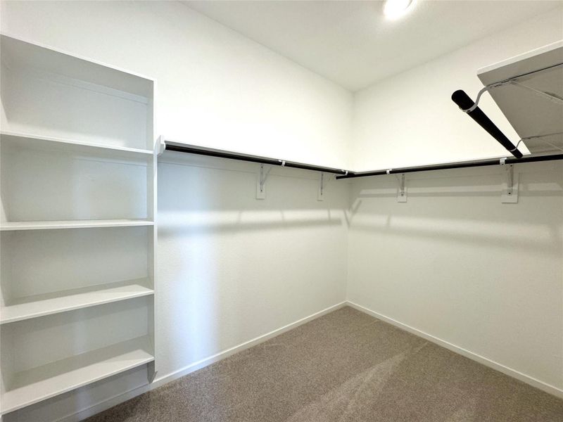 Spacious, unfurnished interior of a new home in Anniston, Katy (Image 30).
