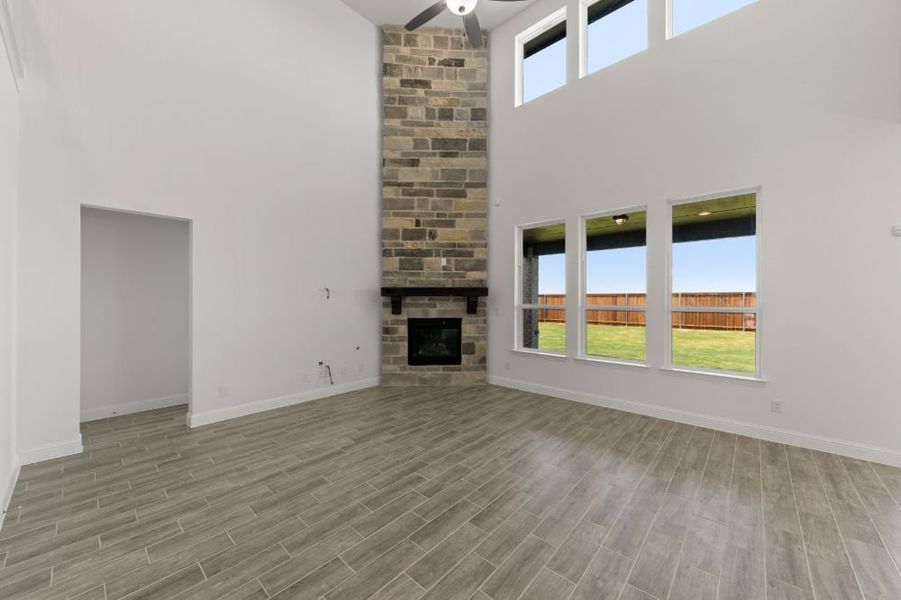 Representative unfurnished interior of a home built from the Grayson by UnionMain Homes in Cambridge Crossing, Celina (Image 36).