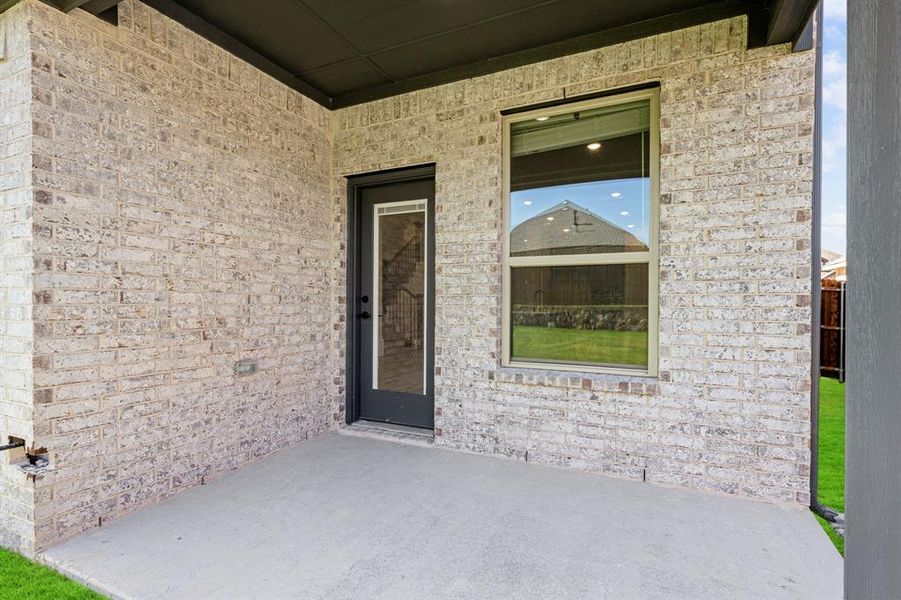 Exterior details and patio area of a home in Maplewood, Glenn Heights (Image 28). Exterior details and patio area of a home in Maplewood, Glenn Heights (Image 28).