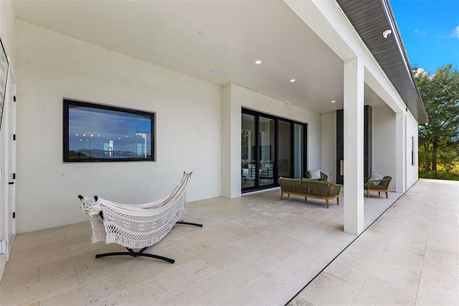 Exterior details and patio area of a home in , Myakka City (Image 29).