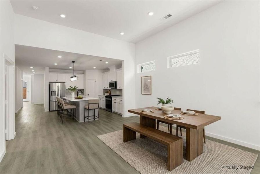 515 Sherwood dining kitchen vs Hickory (1)