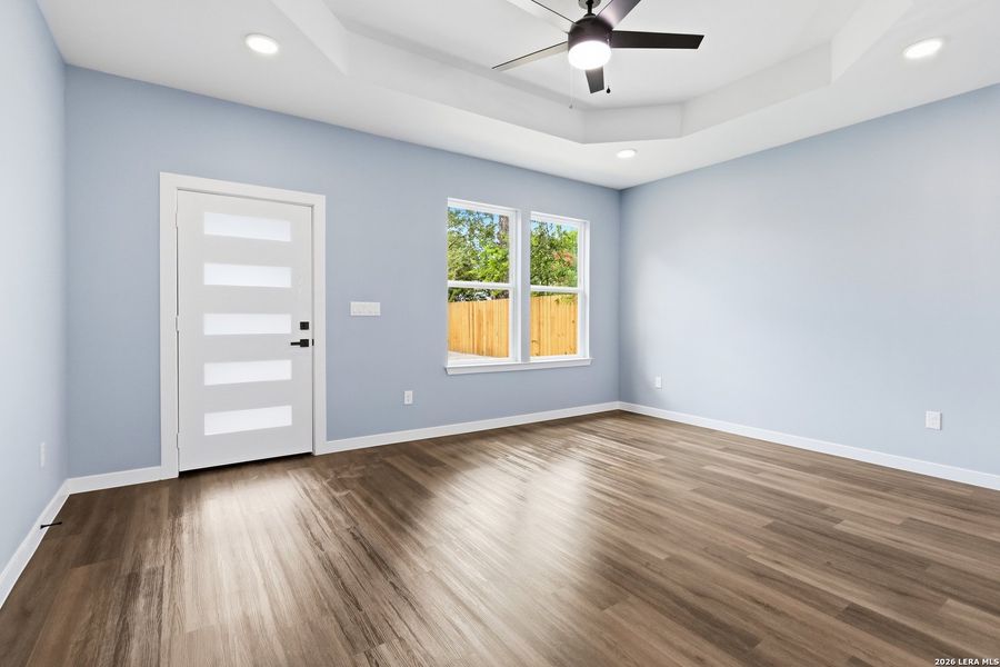 Spacious, unfurnished interior of a new home in , San Antonio (Image 25).