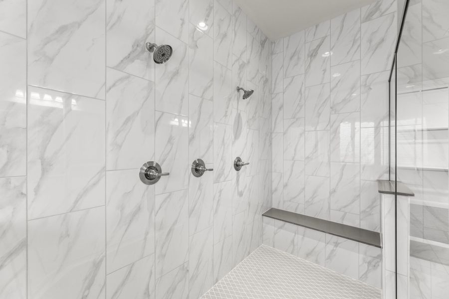 Representative interior finishes for a home built from the Carlow by Windsor Homes in Ridge Pointe Estates, McLendon-Chisholm (Image 16).