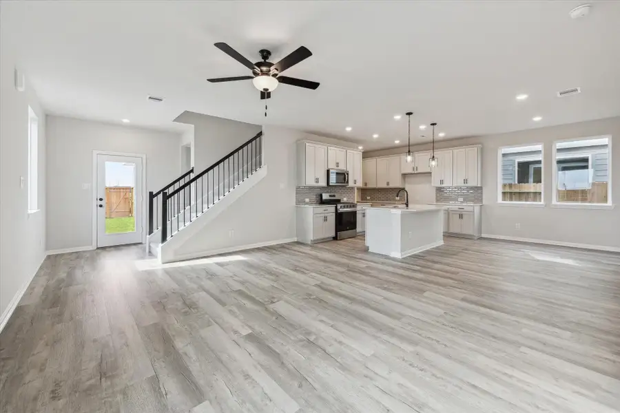 Spacious, unfurnished interior of a new home in Elyson, Katy (Image 14).