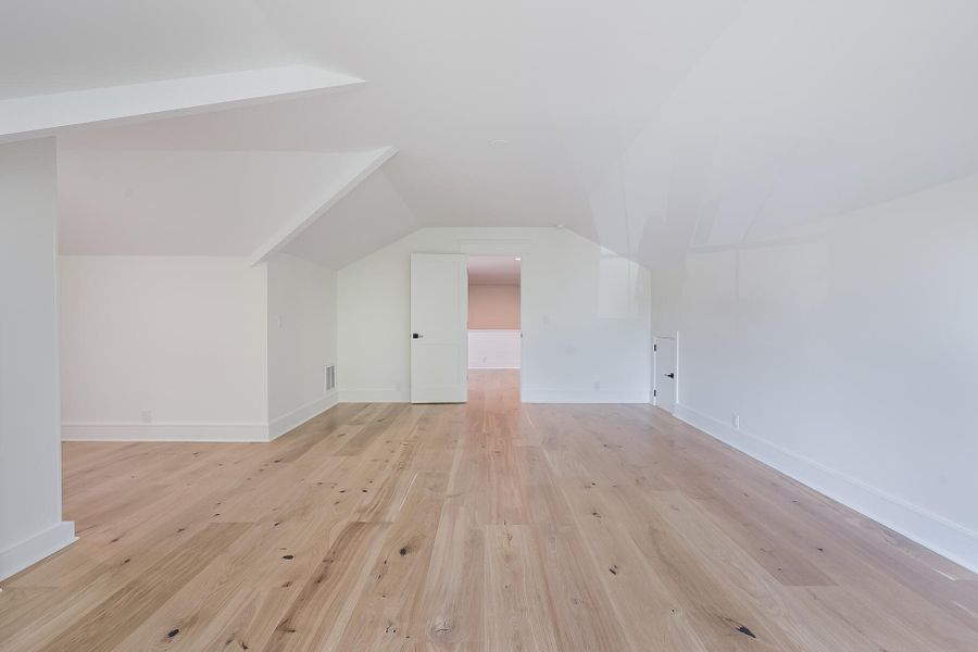 Spacious, unfurnished interior of a new home in , Mount Pleasant (Image 27).