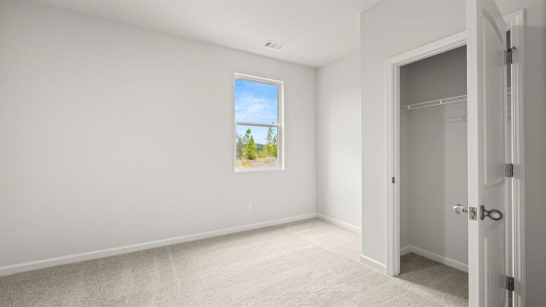 Spacious, unfurnished interior of a new home in Parkside at Carter Grove, Cartersville (Image 34).