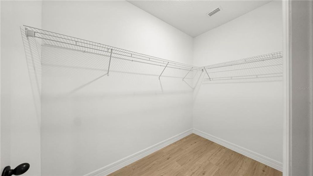 Spacious, unfurnished interior of a new home in , Citrus Springs (Image 13).