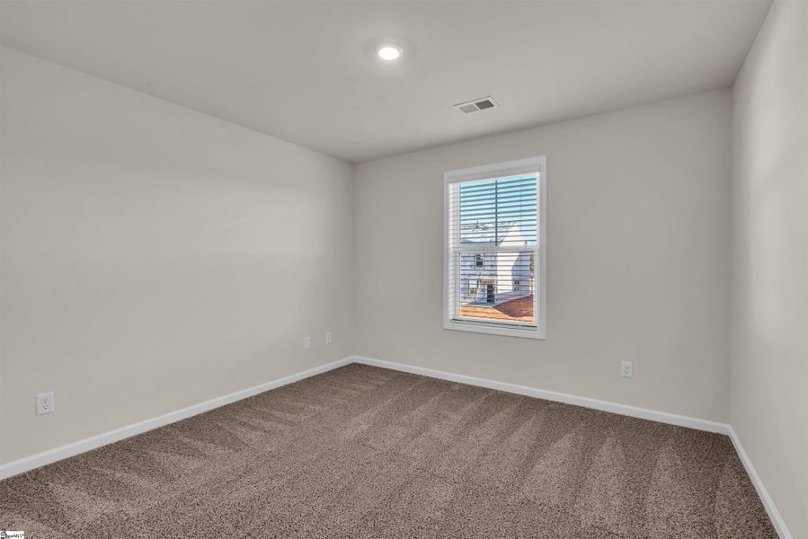 Spacious, unfurnished interior of a new home in Halton Oaks, Spartanburg (Image 27).