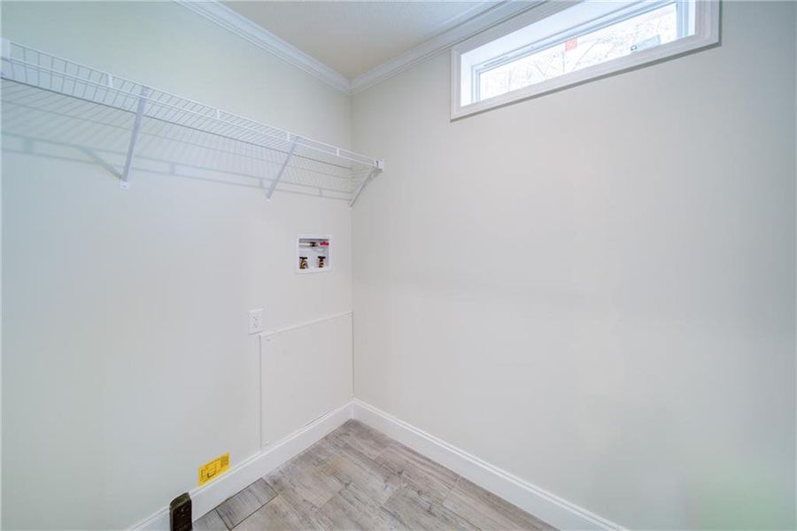 Spacious, unfurnished interior of a new home in , Blue Ridge (Image 23).