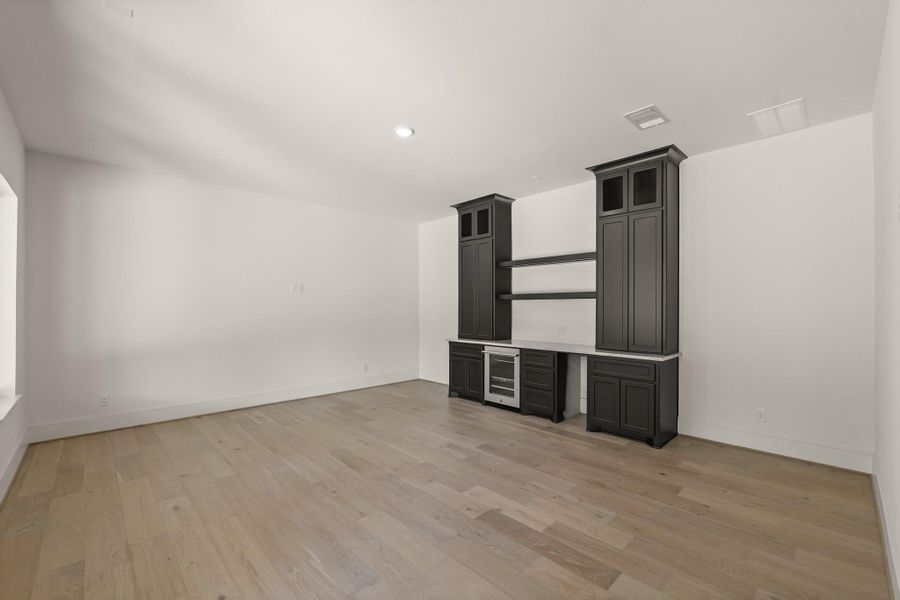 Spacious, unfurnished interior of a new home in The Park and The Reserve, Fulshear (Image 20).