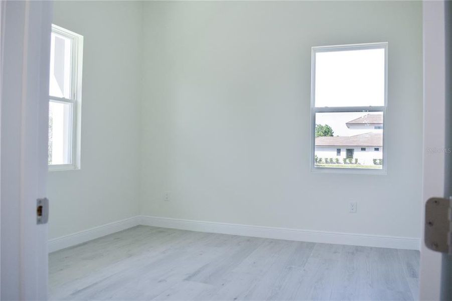 Spacious, unfurnished interior of a new home in , Lake Alfred (Image 20).