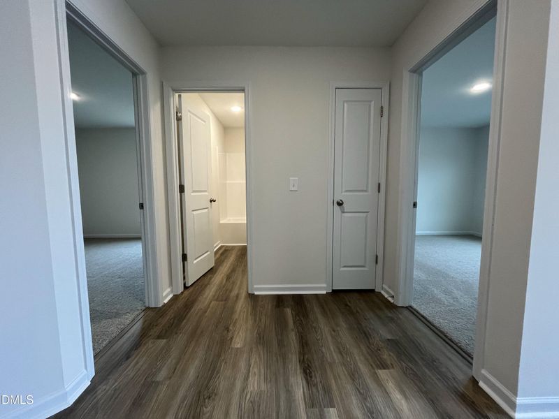 Lot 46 (01_23_26) (Foyer) Lot 46 (01_23_26) (Foyer)