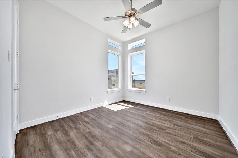 Spacious, unfurnished interior of a new home in Lago Pointe, Seabrook (Image 25). Spacious, unfurnished interior of a new home in Lago Pointe, Seabrook (Image 25).
