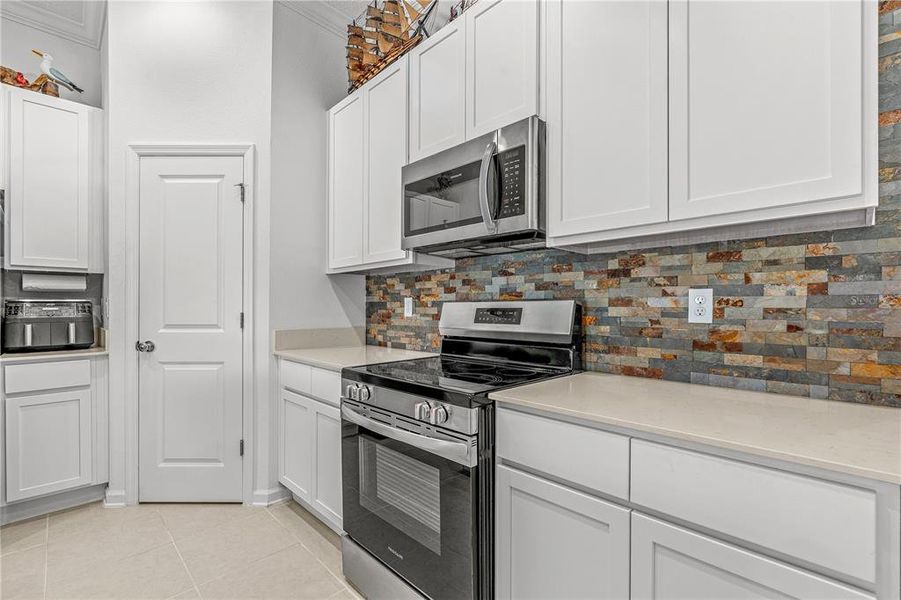 Furnished interior view inside a new home in The Parks at Edgewater, Edgewater (Image 9).
