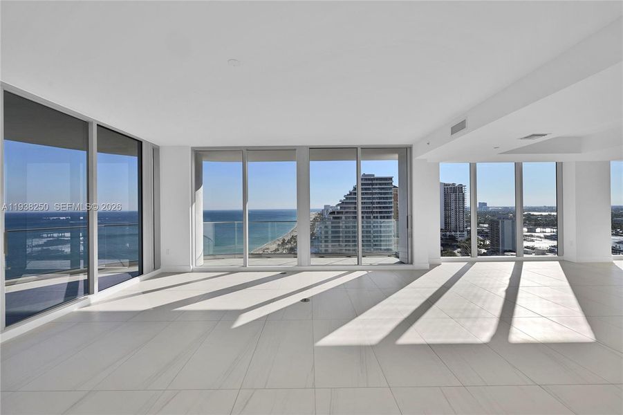 Spacious, unfurnished interior of a new home in , Fort Lauderdale (Image 60).