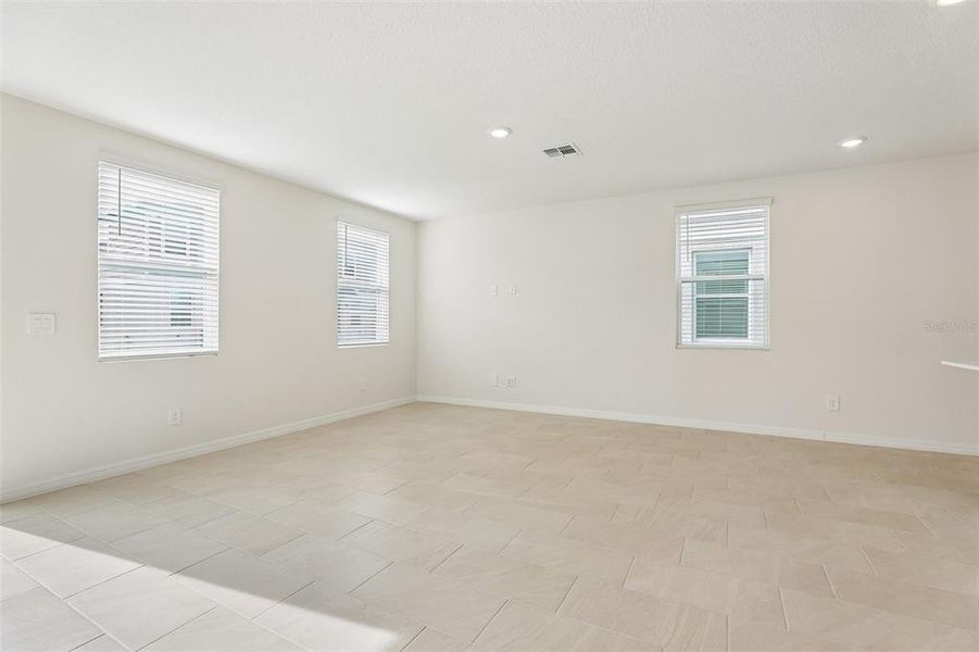 Spacious, unfurnished interior of a new home in The Meadow at Crossprairie Townes, St. Cloud (Image 33). Spacious, unfurnished interior of a new home in The Meadow at Crossprairie Townes, St. Cloud (Image 33).