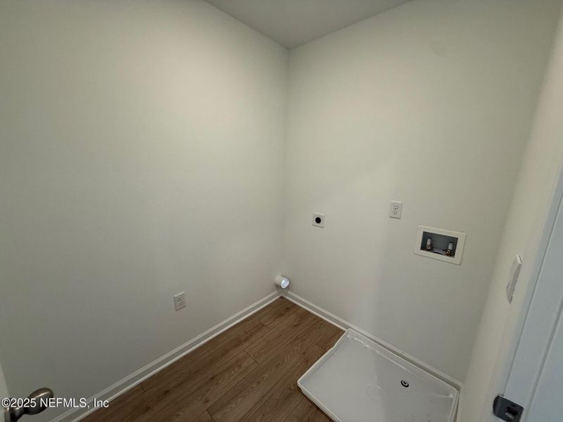 Spacious, unfurnished interior of a new home in The Arbors, Jacksonville (Image 17).