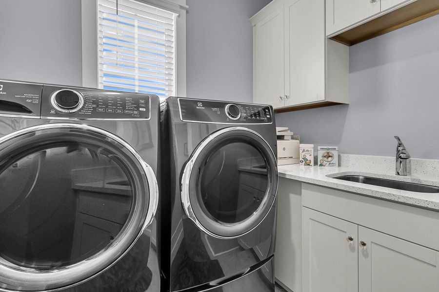Close-up of interior finishes inside a home in , Charleston (Image 19).