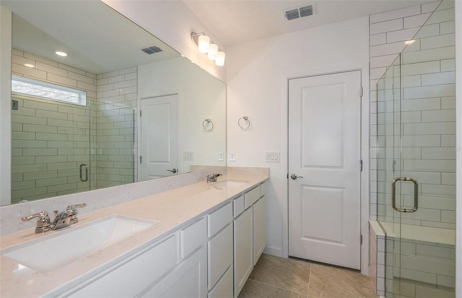 Owner's Bath w/Dual Sinks