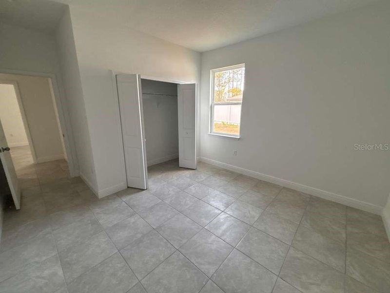 Spacious, unfurnished interior of a new home in , Citrus Springs (Image 19).