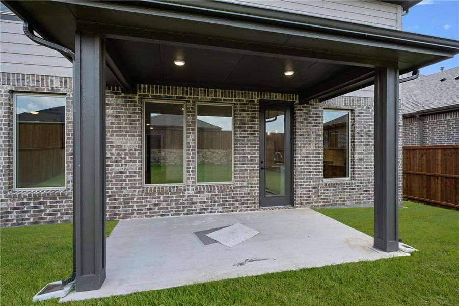 2231 Shady Elm-Patio-1