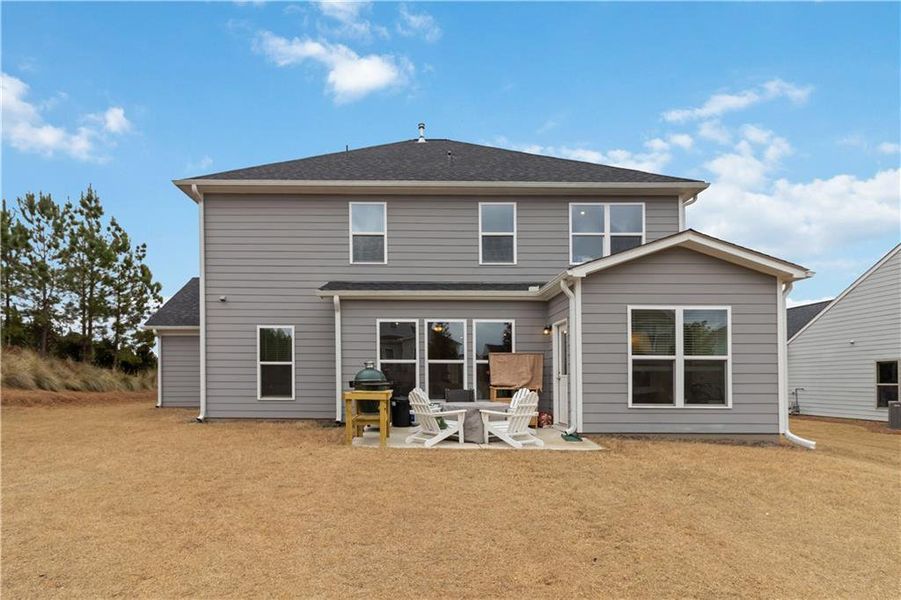 Exterior details and patio area of a home in Everton, Peachtree City (Image 3).
