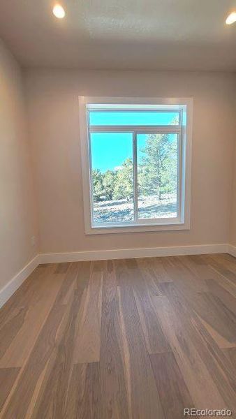 Spacious, unfurnished interior of a new home in , Crestone (Image 24).