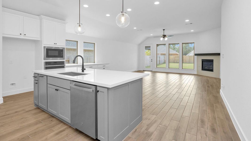 Furnished interior view inside a new home in Evergreen 50', Conroe (Image 4). Furnished interior view inside a new home in Evergreen 50', Conroe (Image 4).