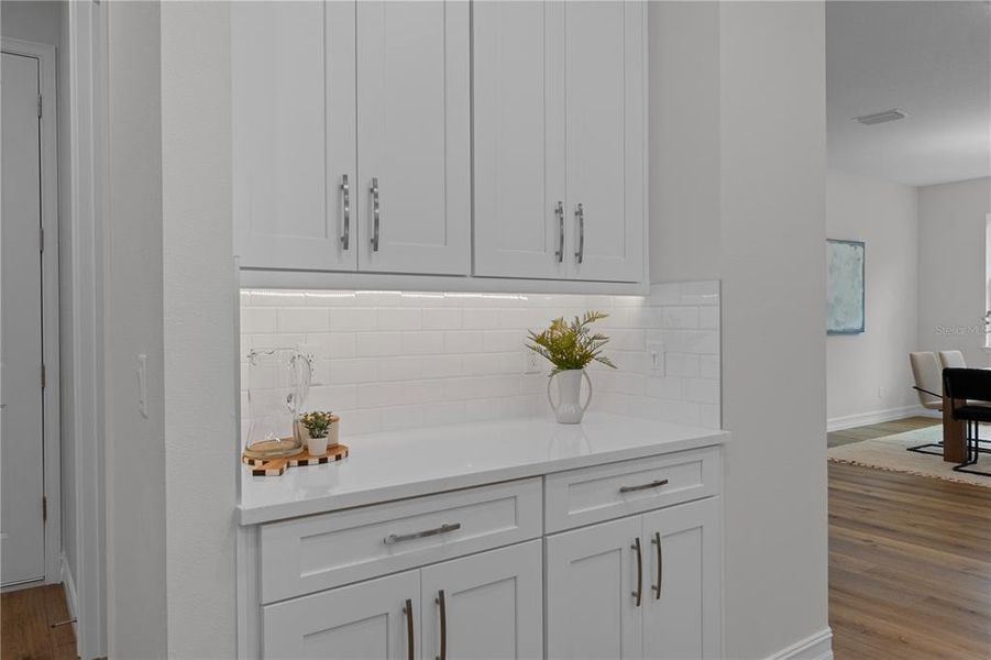 Furnished interior view inside a new home in Pine Ridge Estates, Beverly Hills (Image 37).