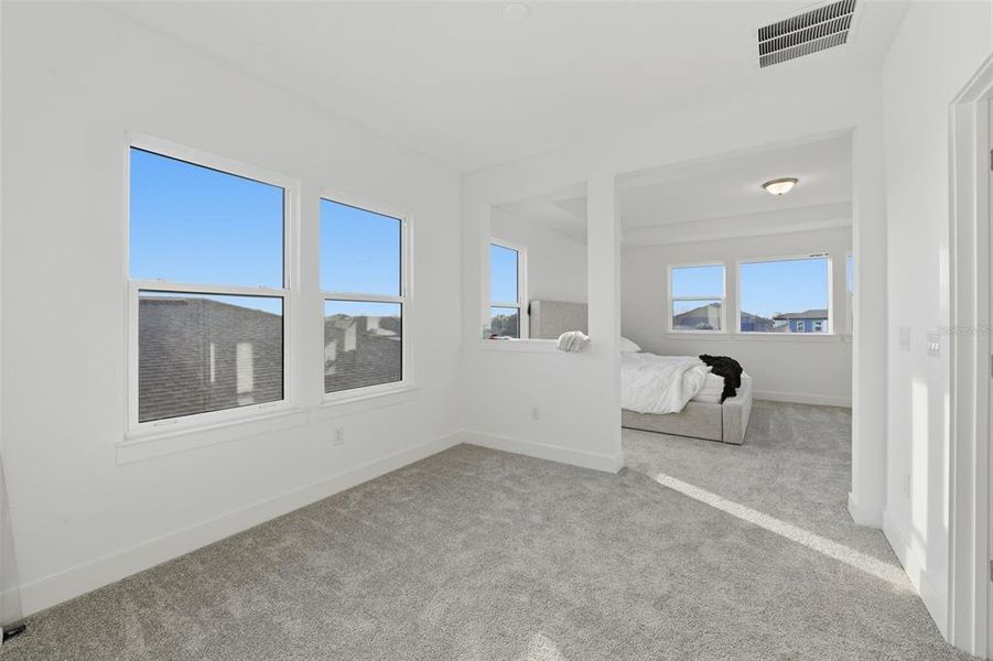 Spacious, unfurnished interior of a new home in Waterset, Apollo Beach (Image 40).