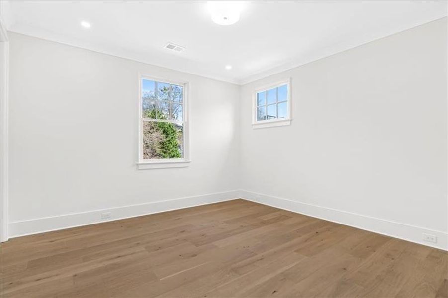 Spacious, unfurnished interior of a new home in , Atlanta (Image 13).