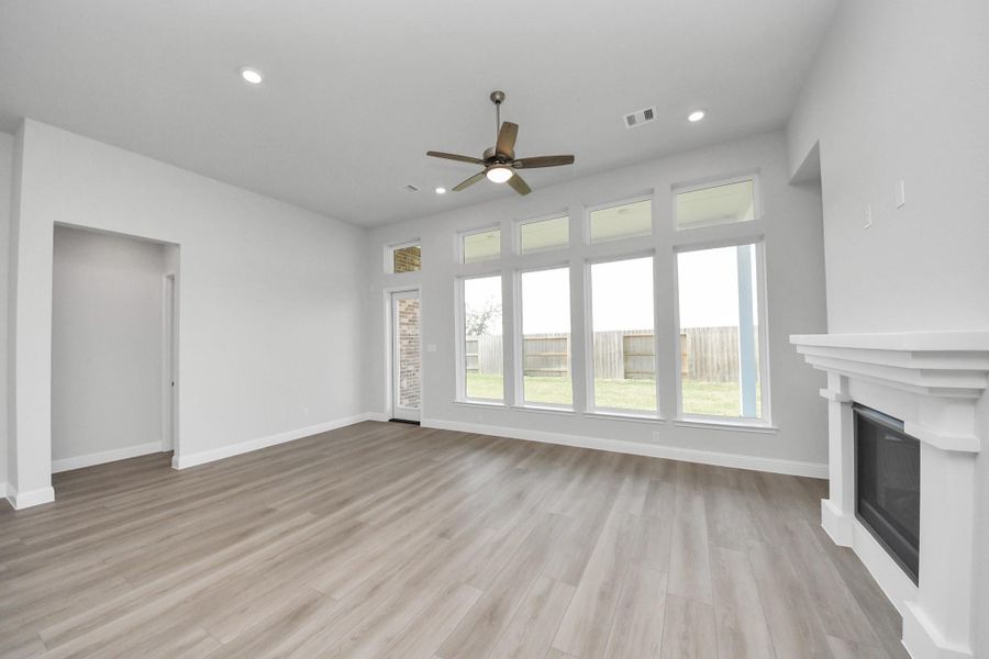 Spacious, unfurnished interior of a new home in Arabella on the Prairie: Heritage Collection, Richmond (Image 23). Spacious, unfurnished interior of a new home in Arabella on the Prairie: Heritage Collection, Richmond (Image 23).