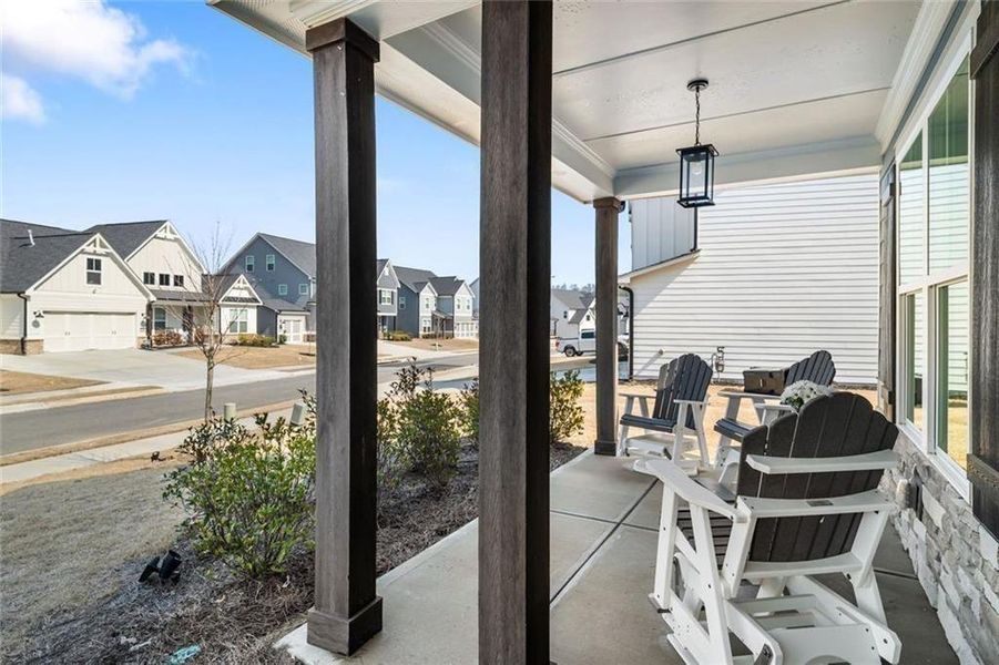 Exterior details and patio area of a home in , Dallas (Image 4).