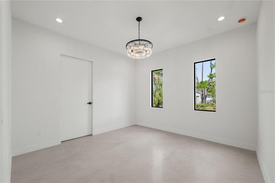Spacious, unfurnished interior of a new home in , Tampa (Image 35).