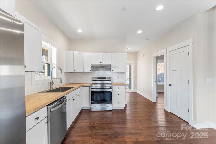 Furnished interior view inside a new home in , Marion (Image 10). Furnished interior view inside a new home in , Marion (Image 10).