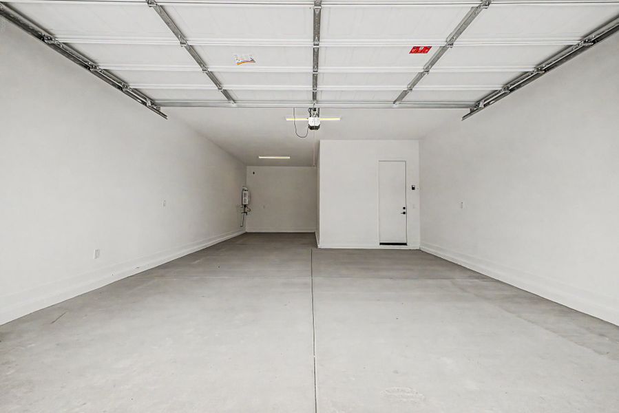 Spacious, unfurnished interior of a new home in Frontera, Surprise (Image 13). Spacious, unfurnished interior of a new home in Frontera, Surprise (Image 13).
