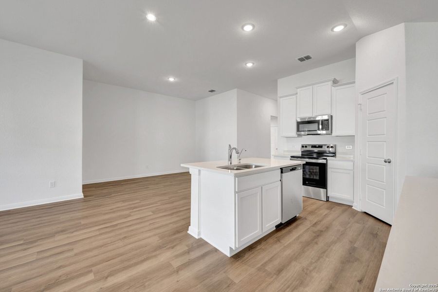 Furnished interior view inside a new home in Greenspoint Heights, Seguin (Image 10).