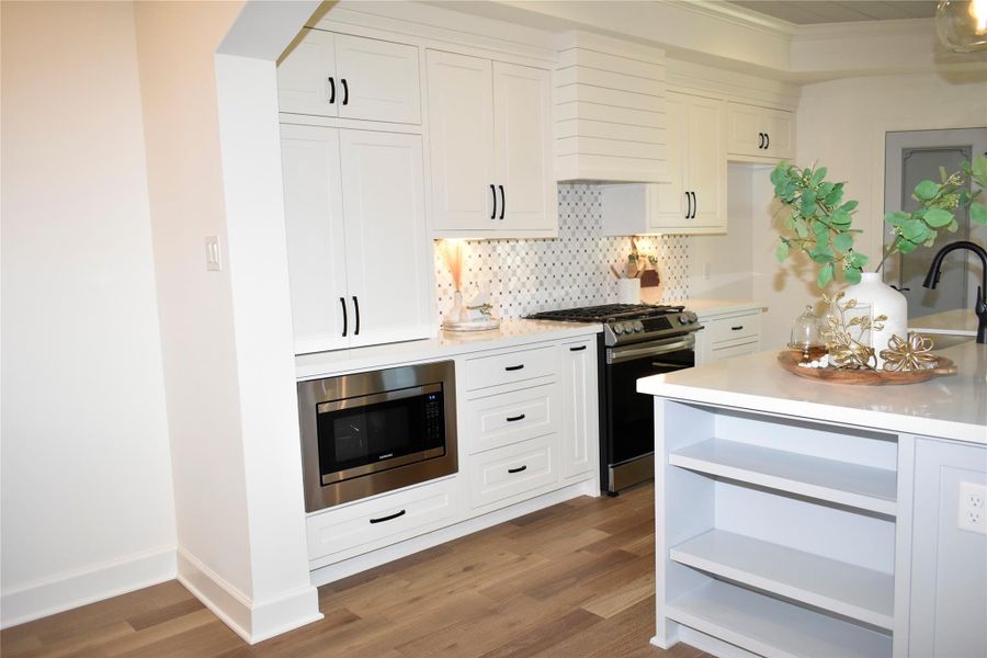 Furnished interior view inside a new home in , Houston (Image 7).