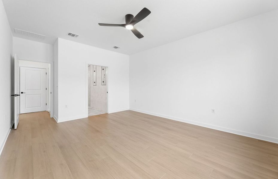 Spacious, unfurnished interior of a new home in Sun City Texas, Georgetown (Image 44). Spacious, unfurnished interior of a new home in Sun City Texas, Georgetown (Image 44).