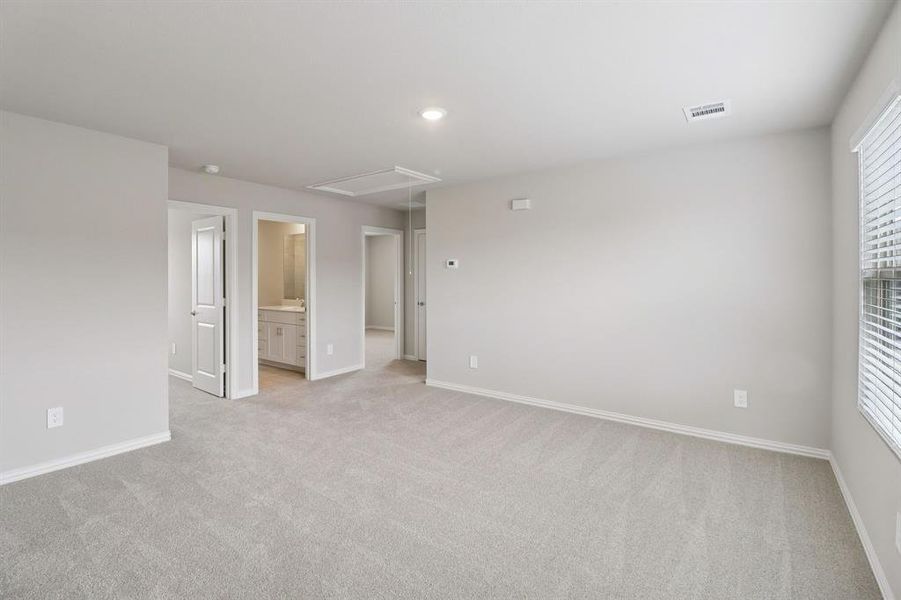 Spacious, unfurnished interior of a new home in Lakehaven - Spring Series, Farmersville (Image 25).