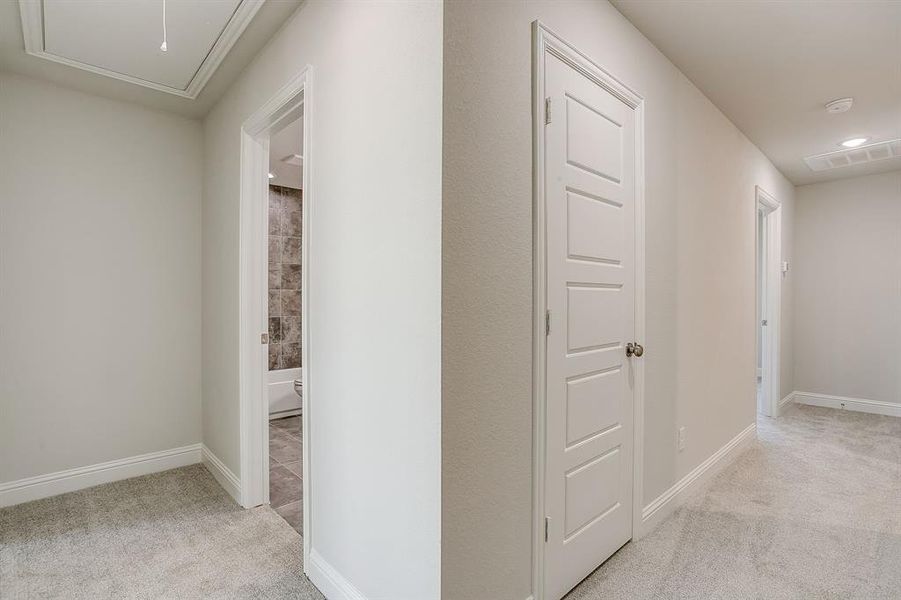 Spacious, unfurnished interior of a new home in Knight's Landing on Eden Road, Arlington (Image 16).