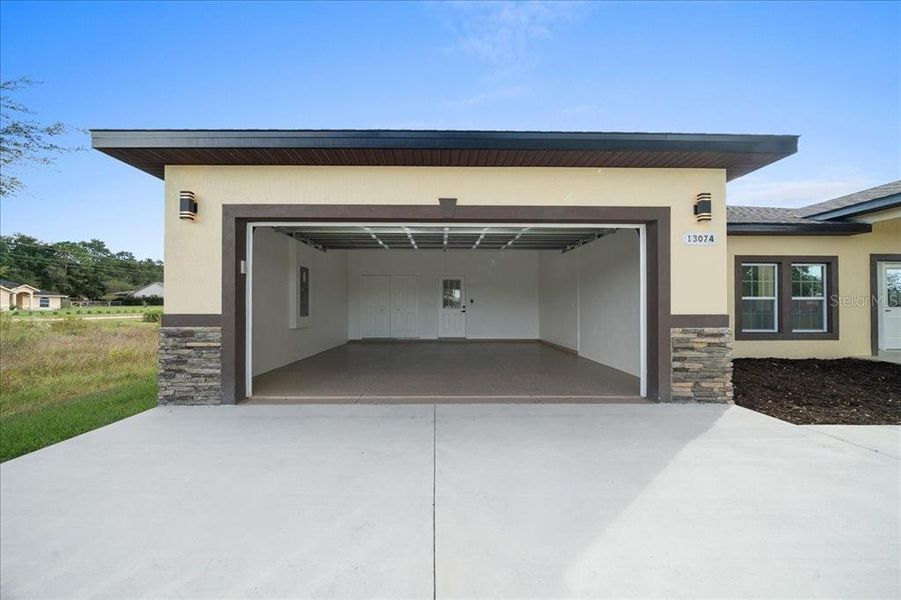 Exterior details and patio area of a home in , Dunnellon (Image 3). Exterior details and patio area of a home in , Dunnellon (Image 3).