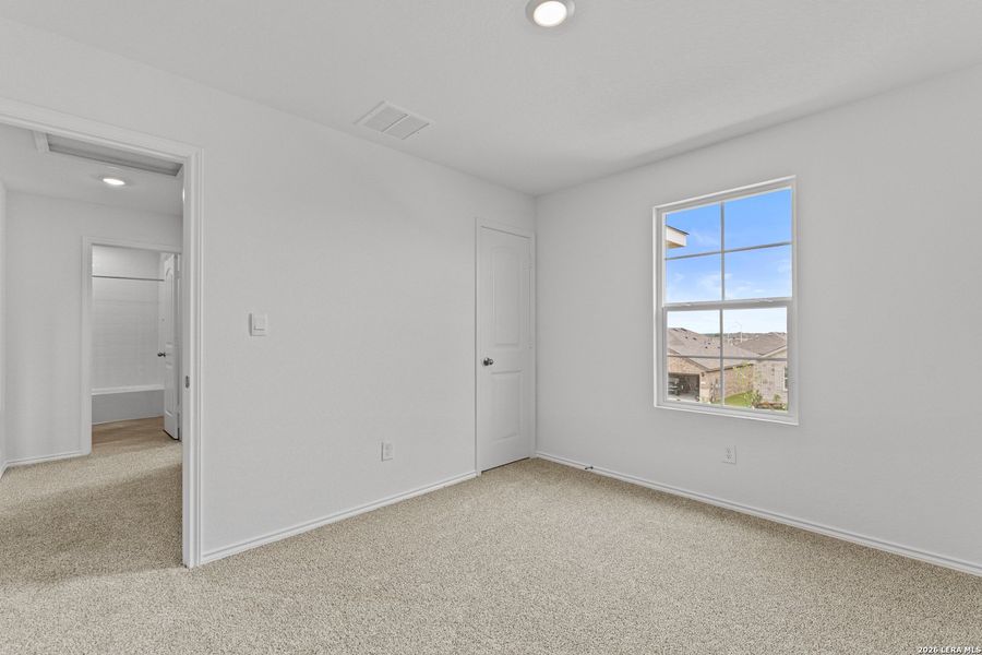 Spacious, unfurnished interior of a new home in Arroyo Ranch, Seguin (Image 20). Spacious, unfurnished interior of a new home in Arroyo Ranch, Seguin (Image 20).