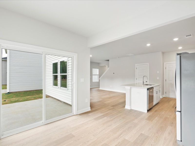 Welcome to the Dallas floorplan at Brayfield Manor - Heritage Collection.