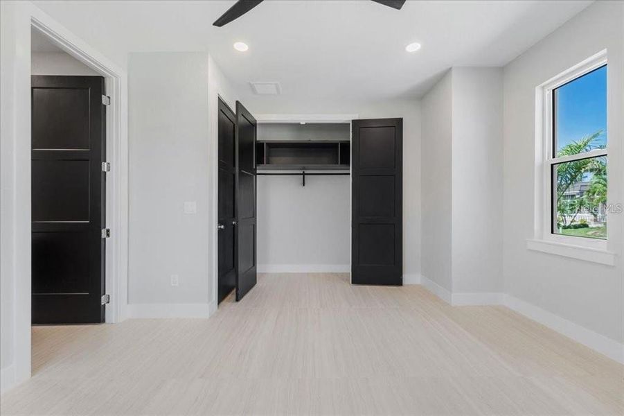 Spacious, unfurnished interior of a new home in , Punta Gorda (Image 41).