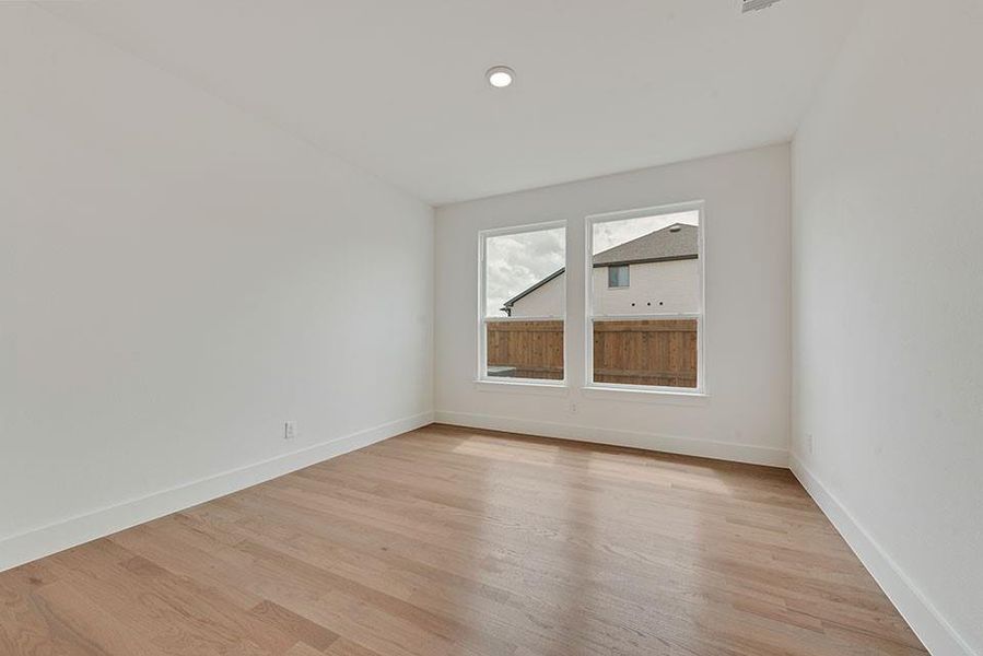 Spacious, unfurnished interior of a new home in Tavolo Park, Fort Worth (Image 32).