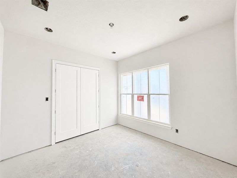 Image 8 of a home in .