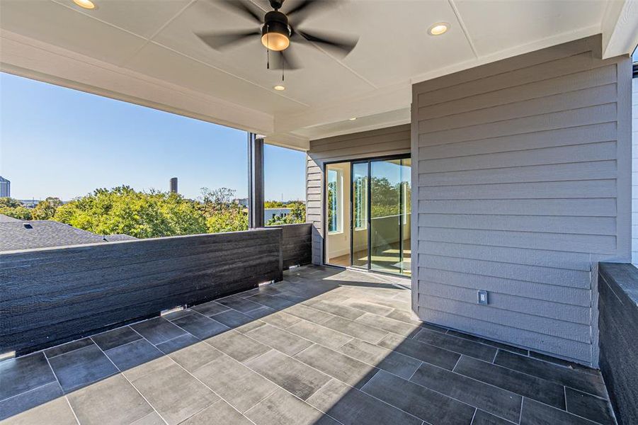 View of patio / terrace with ceiling fan